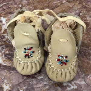 Minnie Tonka Baby Moccasins 6-9m Like New